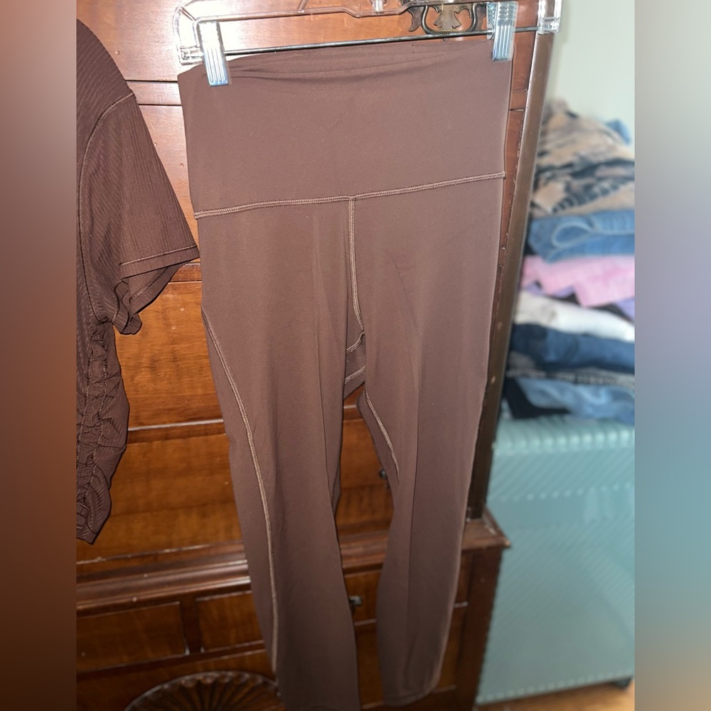 Size 14 Brown Lululemon leggings (COCOA) - has pockets